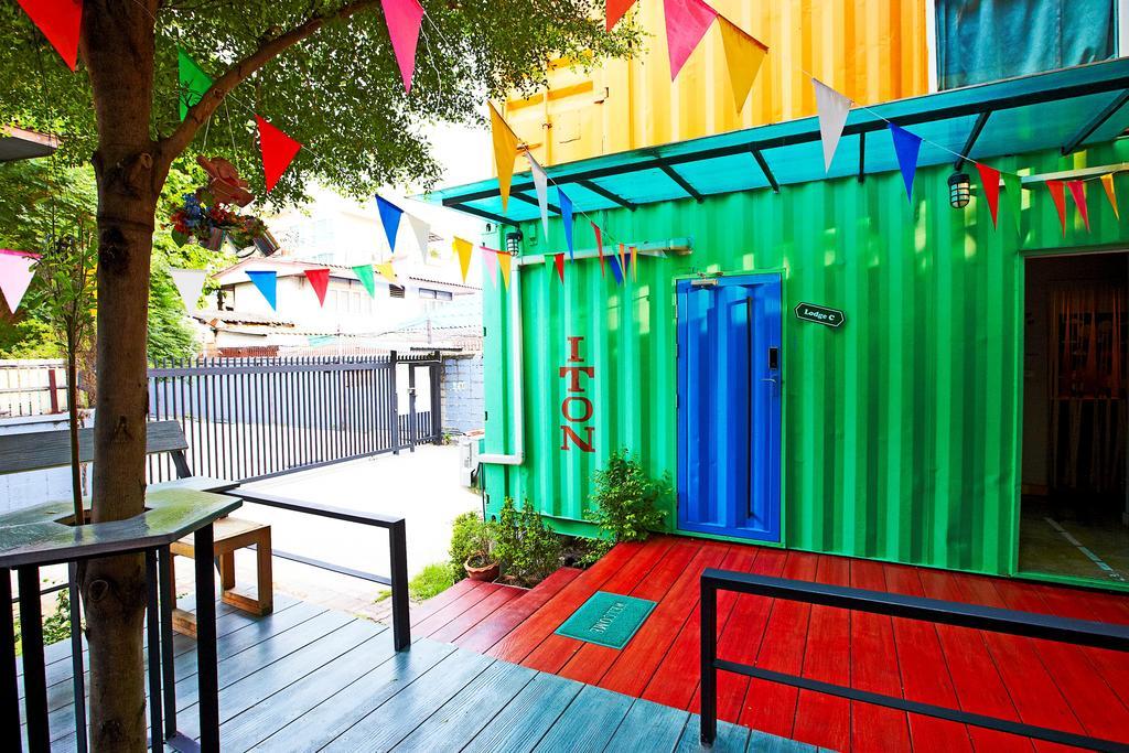 Wh Hostel Bangkok Dış mekan fotoğraf