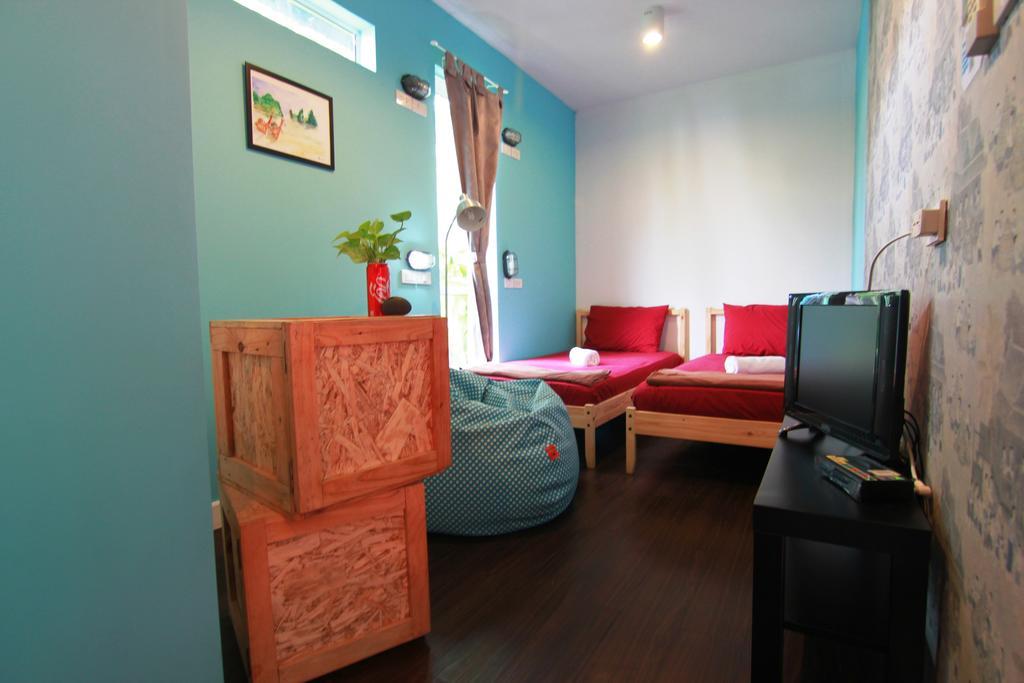 Wh Hostel Bangkok Dış mekan fotoğraf