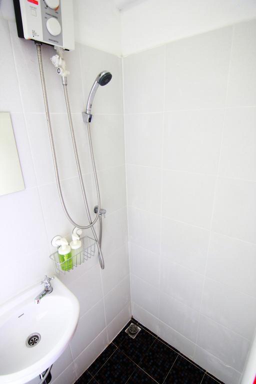 Wh Hostel Bangkok Dış mekan fotoğraf