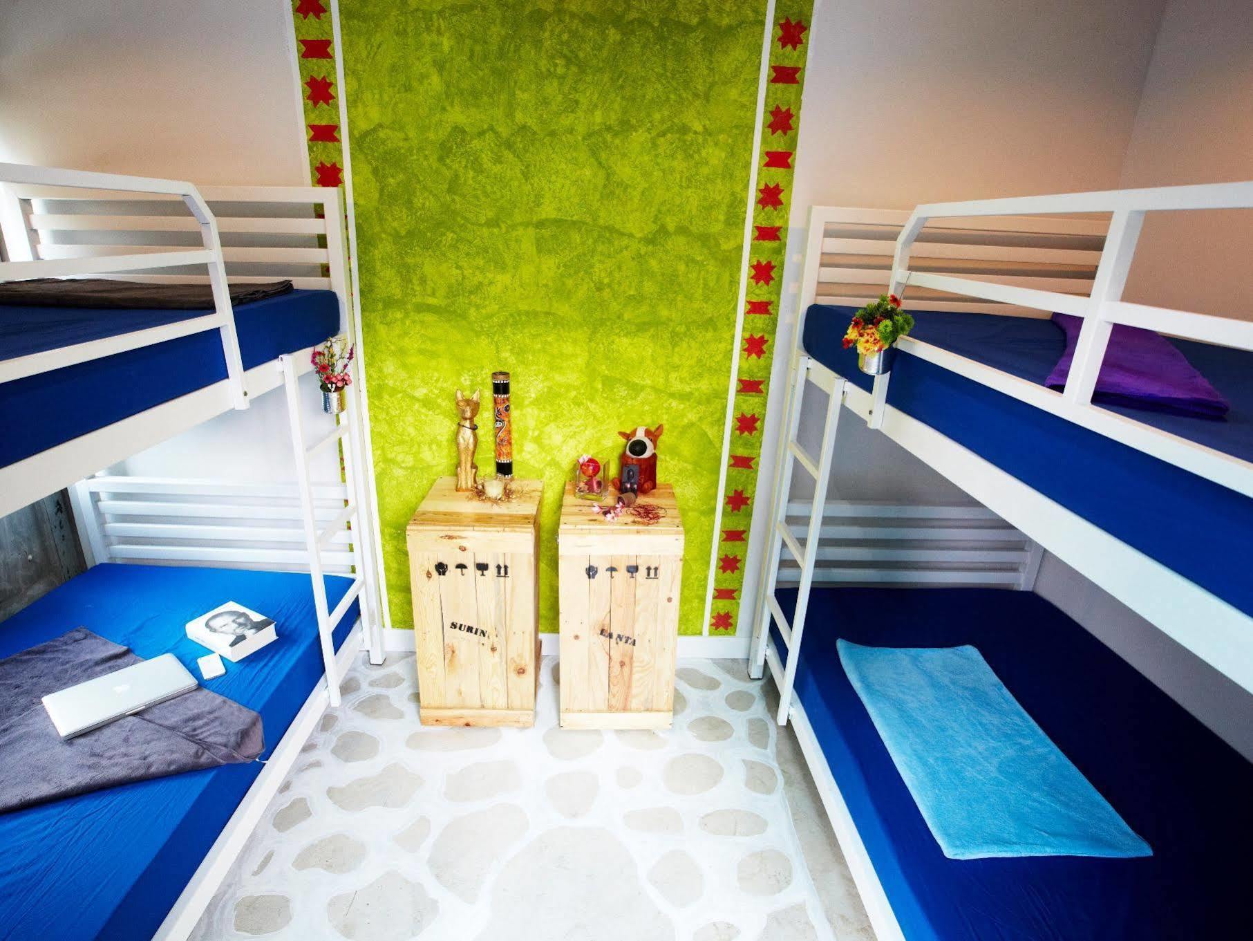 Wh Hostel Bangkok Dış mekan fotoğraf