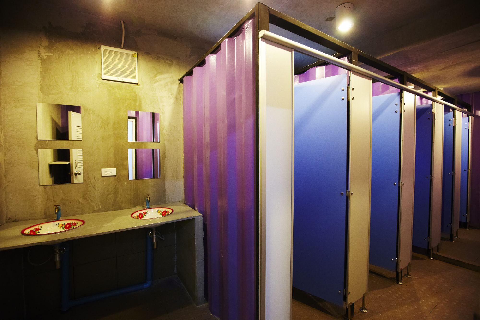 Wh Hostel Bangkok Dış mekan fotoğraf