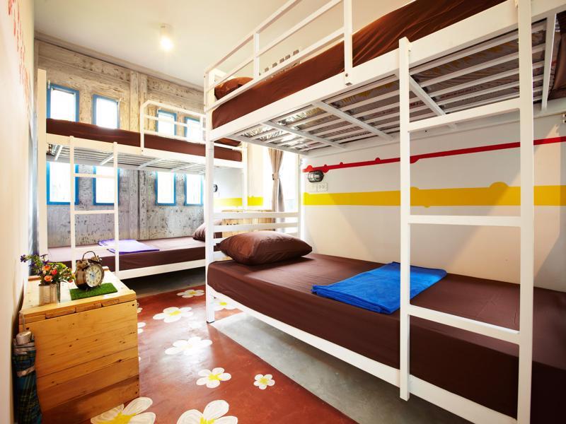 Wh Hostel Bangkok Dış mekan fotoğraf